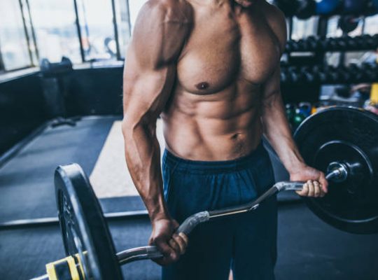 10 conseils de musculation pour devenir plus fort, plus musclé et prendre de la masse plus vite